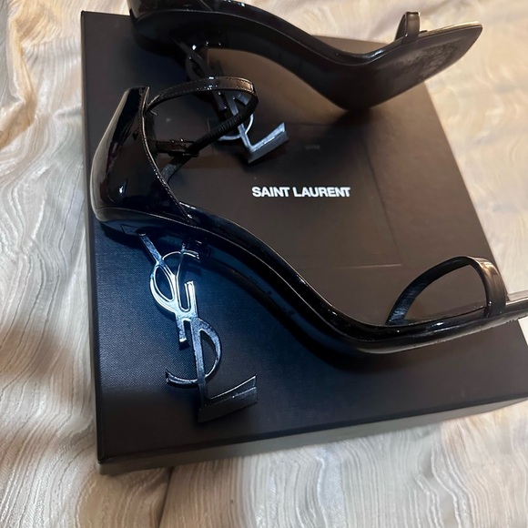 LAST CALL ESTATE SALE $995 Saint Laurent Iconic Opyum Black Patent Leather Heels - Picture 3 of 7